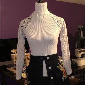 Free people white turtle neck with lace decor
